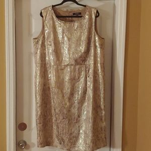 Alex Marie Mettalic Dress with Pockets!